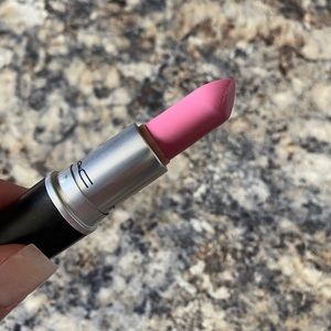 MAC Snob Lipstick